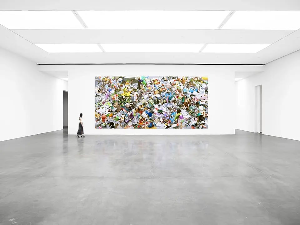 A generative LED art installation titled CHAOS #501 fills a gallery space with motion-driven digital visuals, showcasing LED technology as a modern artistic medium.
