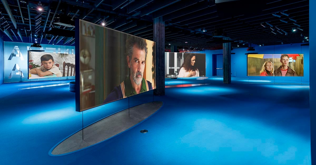 The Academy Museum of Motion Picture Arts and Sciences features immersive audiovisual installations, including large-scale projection screens, archival film footage, and interactive displays that celebrate the art and history of filmmaking. These AV elements create a cinematic experience that brings iconic moments and behind-the-scenes stories to life for visitors.