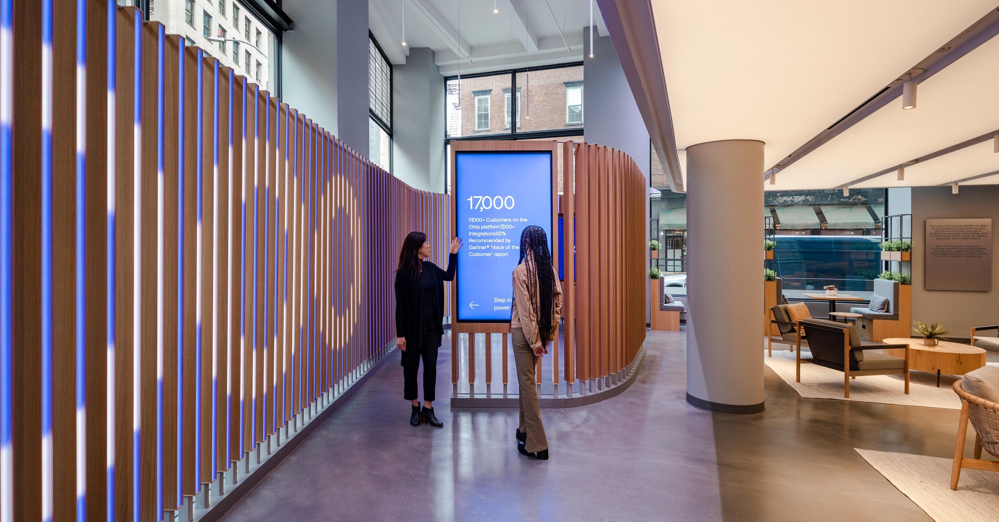Okta’s New York Experience Center features cutting-edge audiovisual technology, including high-resolution video walls and interactive touchscreens that showcase the brand’s identity and solutions. The AV elements create an immersive, tech-forward environment designed to engage visitors and support impactful storytelling.