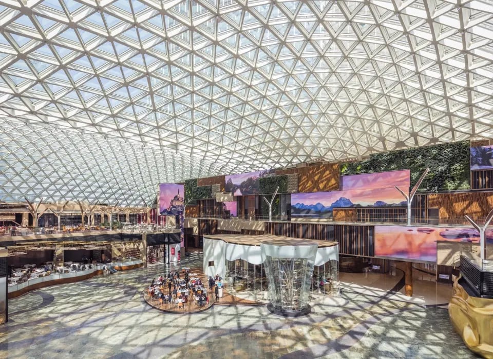 The large atrium space at the MGM COTAI resort in Macau.-1