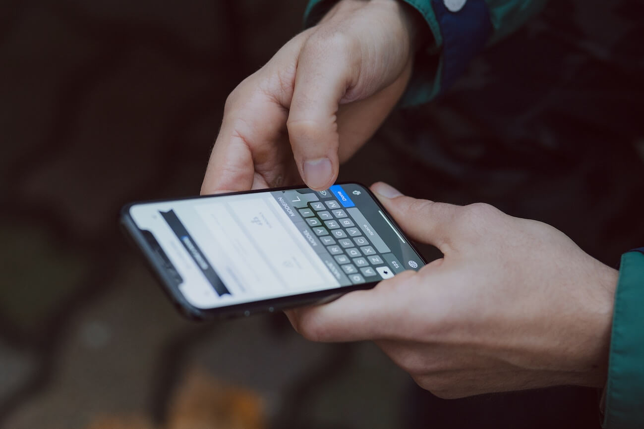 Smartphones represent an opportunity for museum-patron engagement